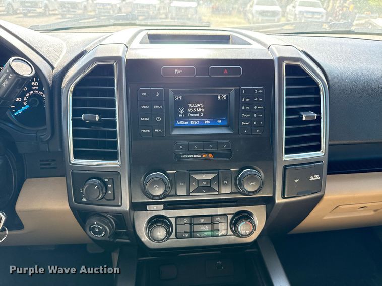 image for item DS3700 2016 Ford F150 XLT SuperCrew pickup truck