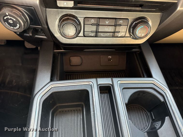 image for item DS3700 2016 Ford F150 XLT SuperCrew pickup truck