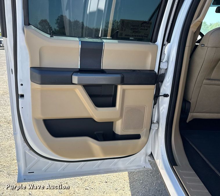 image for item DS3700 2016 Ford F150 XLT SuperCrew pickup truck