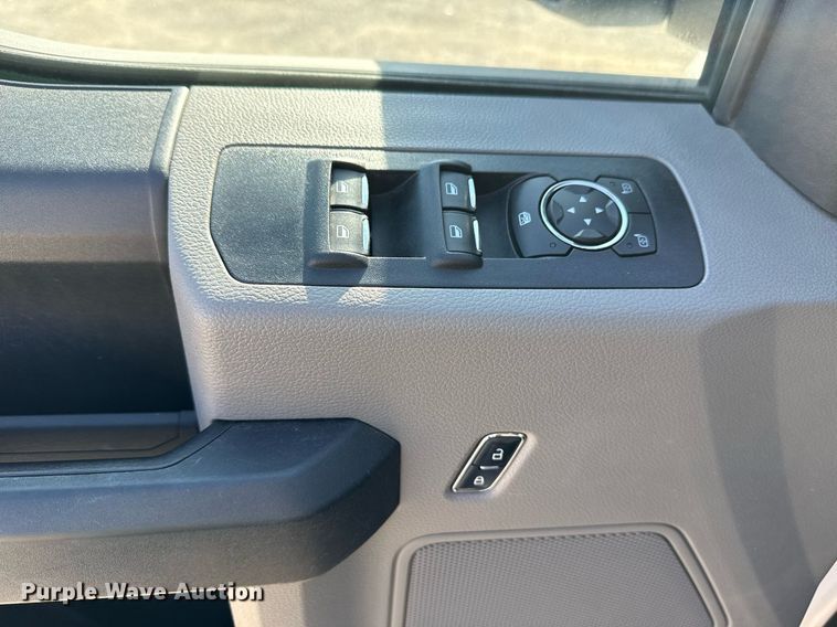 image for item DS3703 2017 Ford F150 XL SuperCrew pickup truck