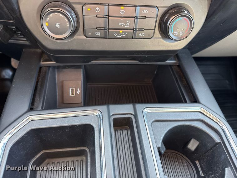 image for item DS3703 2017 Ford F150 XL SuperCrew pickup truck