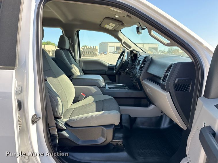 image for item DS3703 2017 Ford F150 XL SuperCrew pickup truck