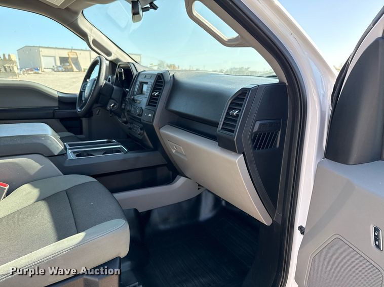 image for item DS3703 2017 Ford F150 XL SuperCrew pickup truck