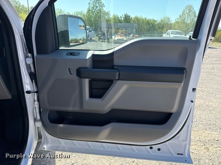 image for item DS3703 2017 Ford F150 XL SuperCrew pickup truck