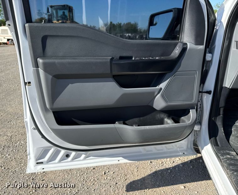 image for item DS3705 2021 Ford F150 XL SuperCrew pickup truck