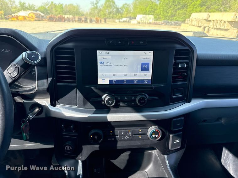 image for item DS3705 2021 Ford F150 XL SuperCrew pickup truck