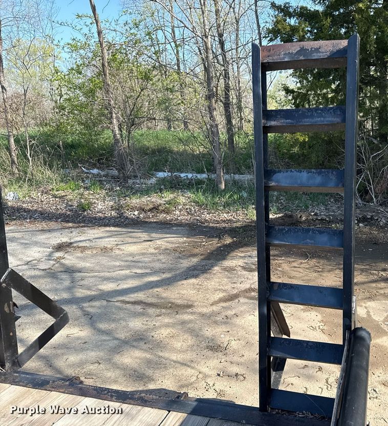 image for item DS4260 2003 Texas Bragg Enterprises equipment trailer