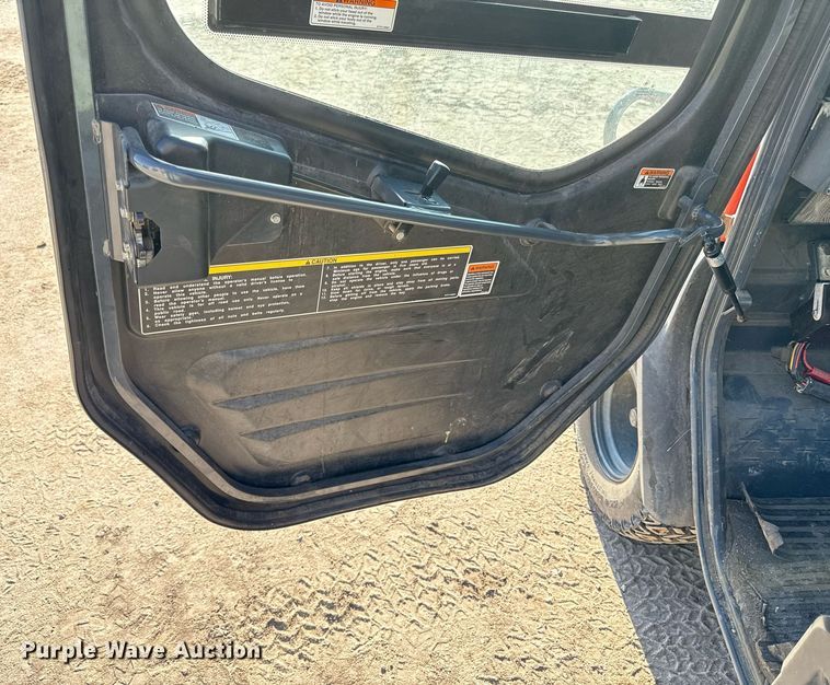 image for item DS4280 2011 Kubota RTV1100 utility vehicle