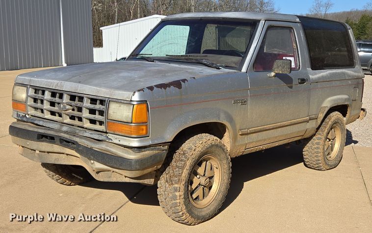 image for item DS5374 1990 Ford Bronco II XLT SUV