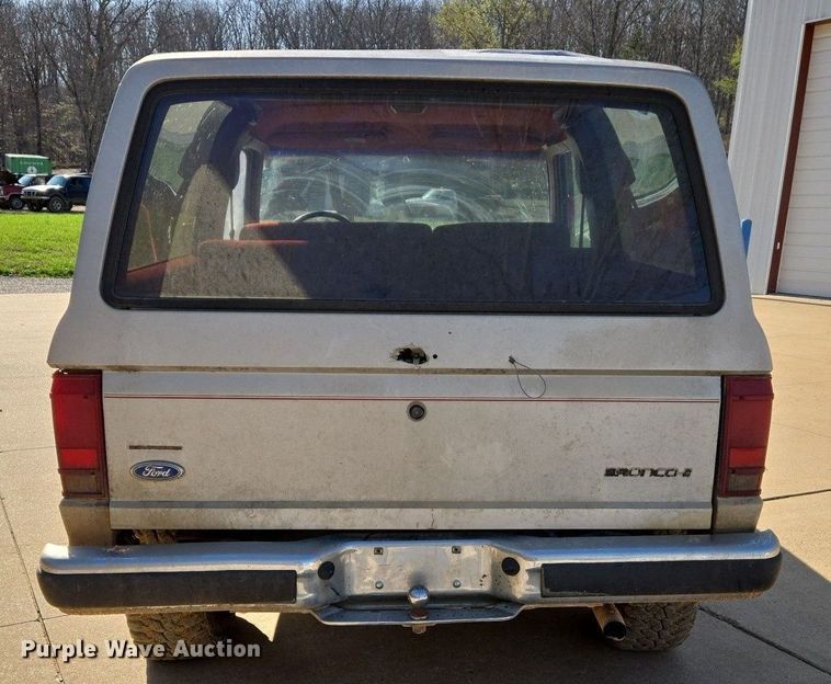 image for item DS5374 1990 Ford Bronco II XLT SUV