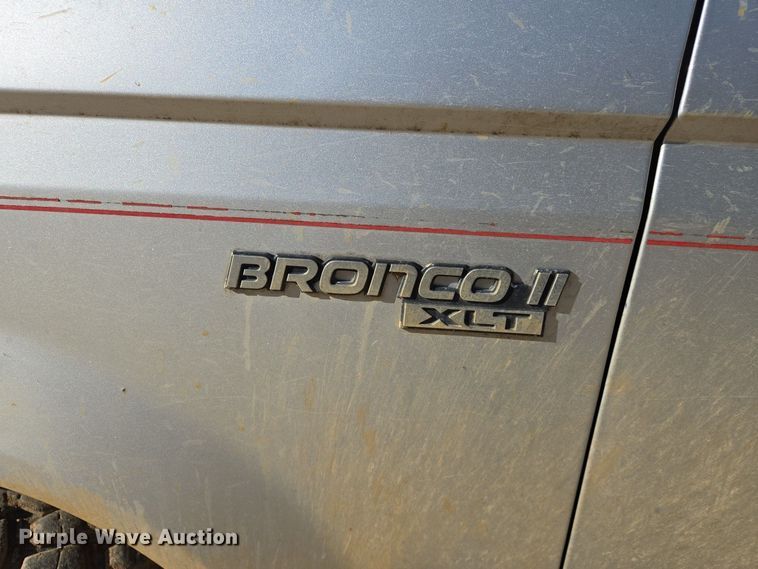 image for item DS5374 1990 Ford Bronco II XLT SUV