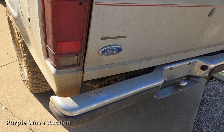 image for item DS5374 1990 Ford Bronco II XLT SUV