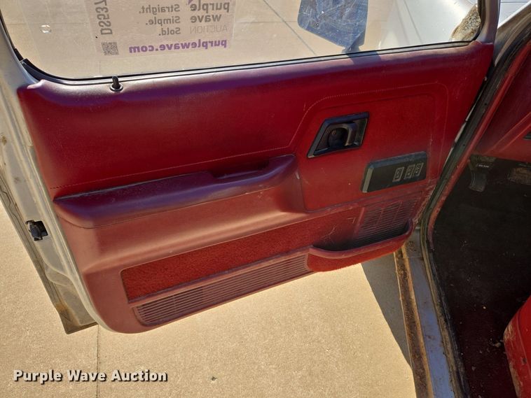 image for item DS5374 1990 Ford Bronco II XLT SUV