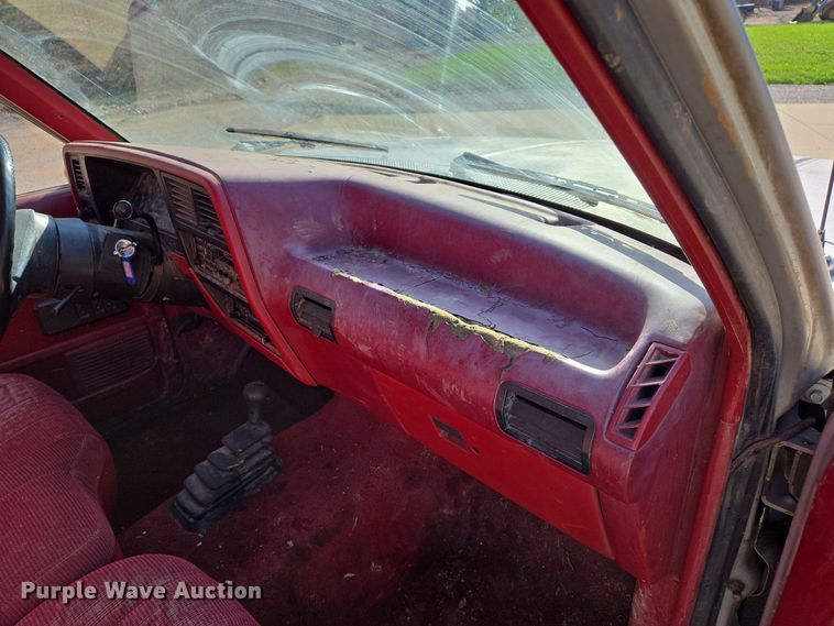 image for item DS5374 1990 Ford Bronco II XLT SUV