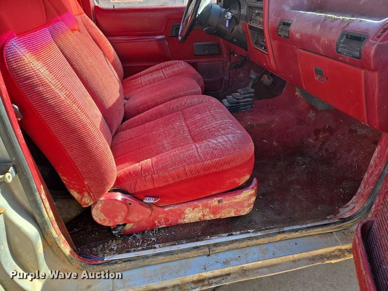 image for item DS5374 1990 Ford Bronco II XLT SUV