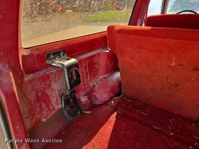 image for item DS5374 1990 Ford Bronco II XLT SUV