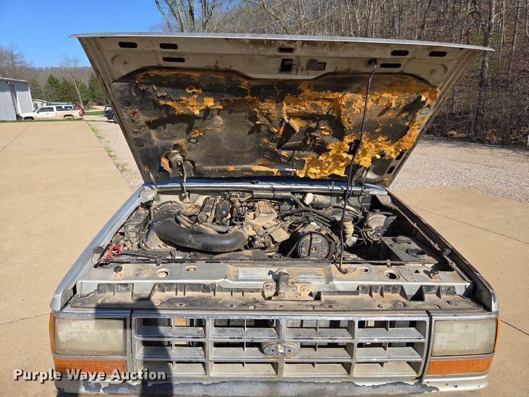 image for item DS5374 1990 Ford Bronco II XLT SUV