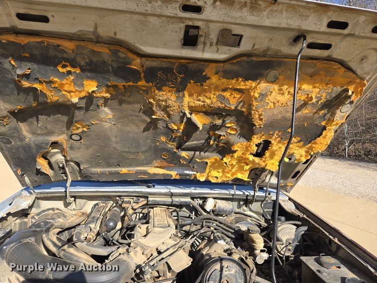 image for item DS5374 1990 Ford Bronco II XLT SUV