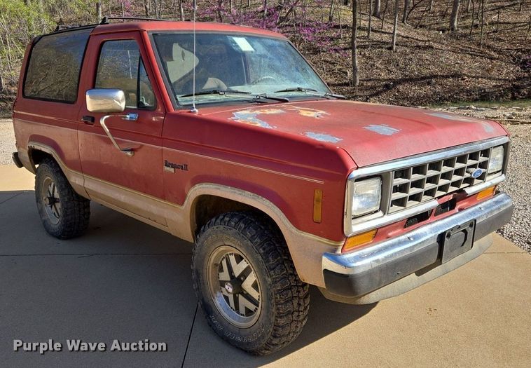 image for item DS5375 1987 Ford Bronco II SUV