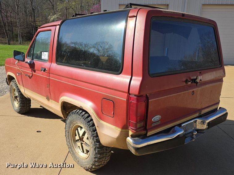 image for item DS5375 1987 Ford Bronco II SUV