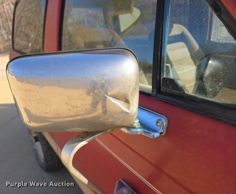 image for item DS5375 1987 Ford Bronco II SUV