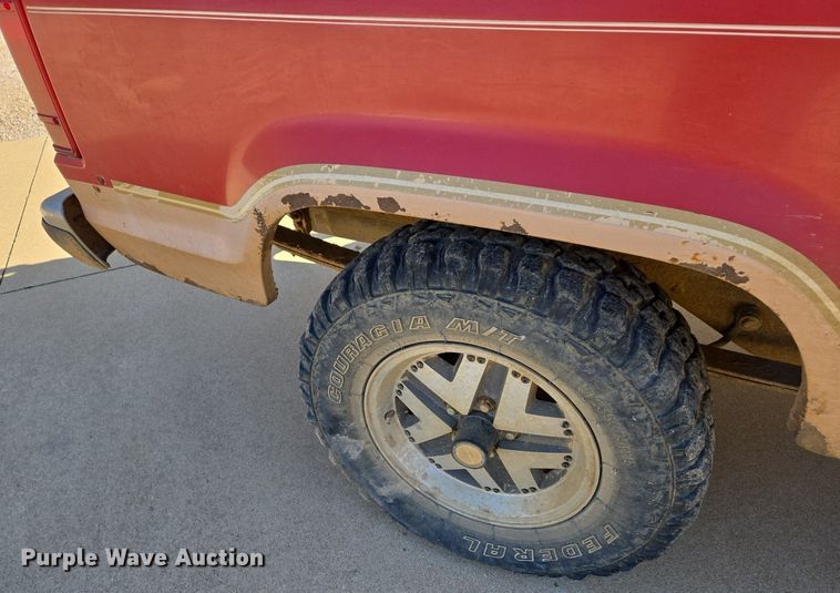 image for item DS5375 1987 Ford Bronco II SUV