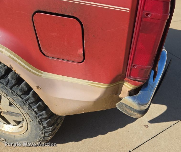 image for item DS5375 1987 Ford Bronco II SUV