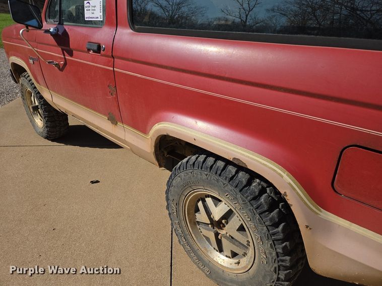 image for item DS5375 1987 Ford Bronco II SUV