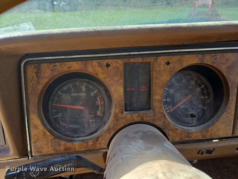 image for item DS5375 1987 Ford Bronco II SUV