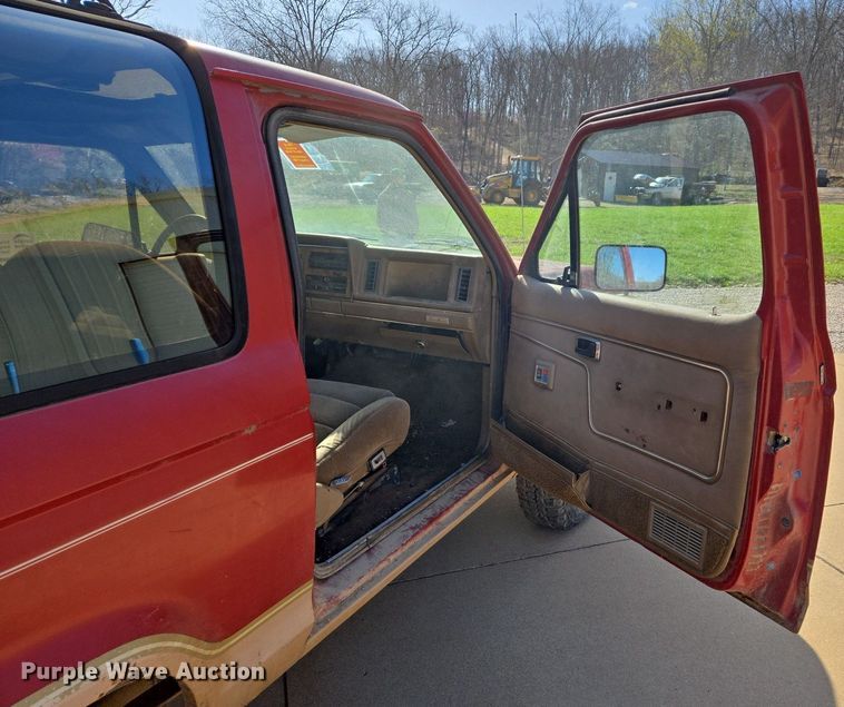 image for item DS5375 1987 Ford Bronco II SUV