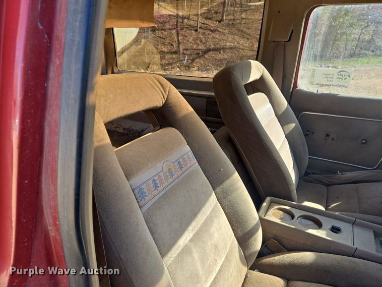 image for item DS5375 1987 Ford Bronco II SUV