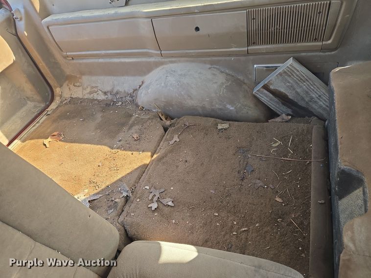 image for item DS5375 1987 Ford Bronco II SUV