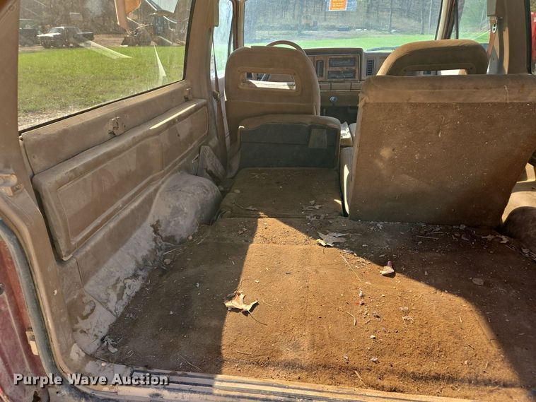 image for item DS5375 1987 Ford Bronco II SUV