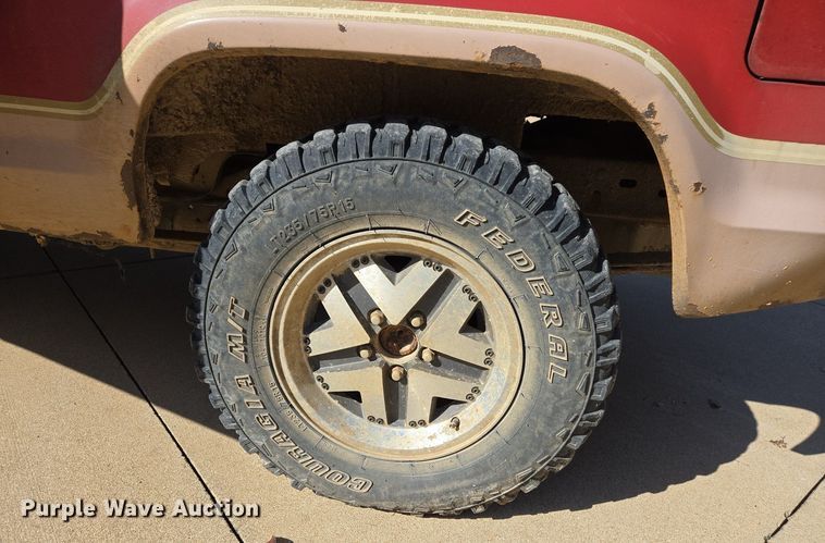 image for item DS5375 1987 Ford Bronco II SUV