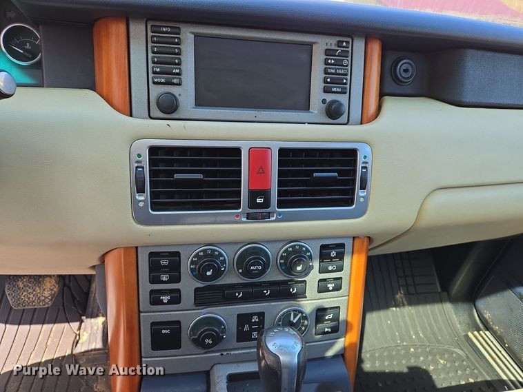 image for item DS5376 2004 Land Rover Range Rover HSE SUV