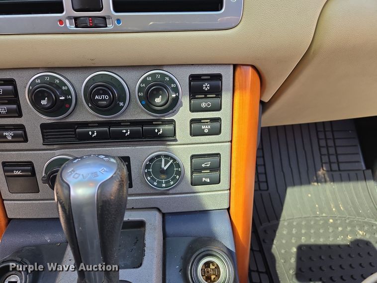 image for item DS5376 2004 Land Rover Range Rover HSE SUV