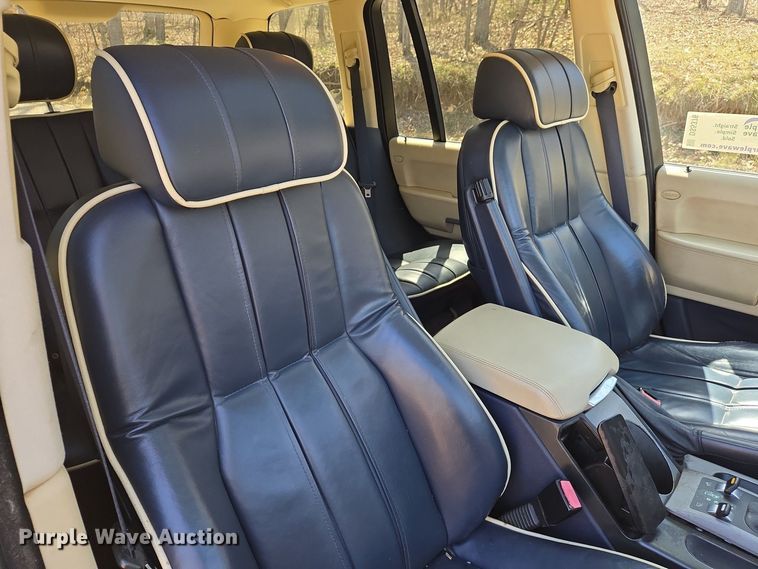 image for item DS5376 2004 Land Rover Range Rover HSE SUV