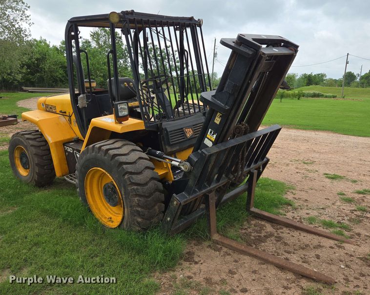 image for item DT4841 2012 JCB 930 forklift