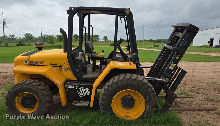 image for item DT4841 2012 JCB 930 forklift