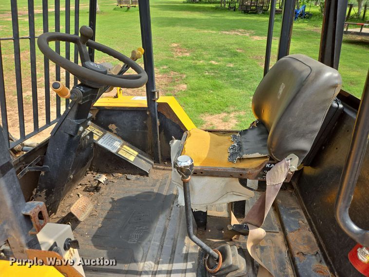 image for item DT4841 2012 JCB 930 forklift