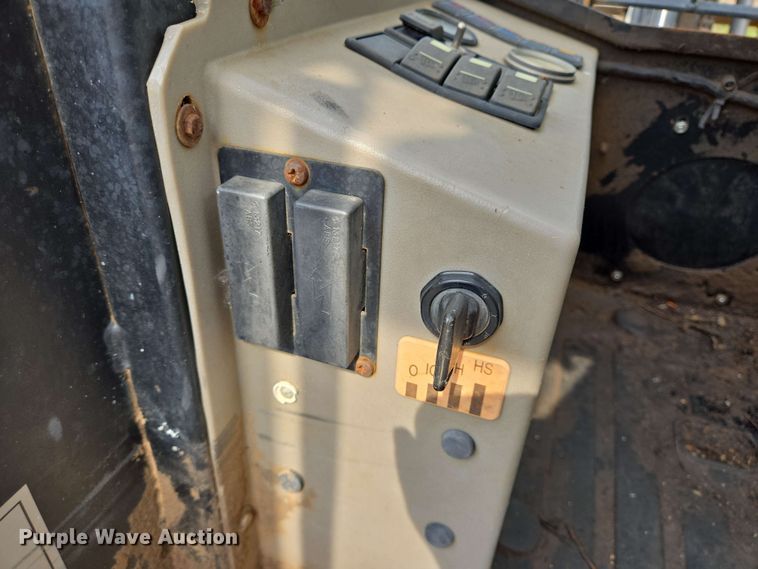 image for item DT4841 2012 JCB 930 forklift