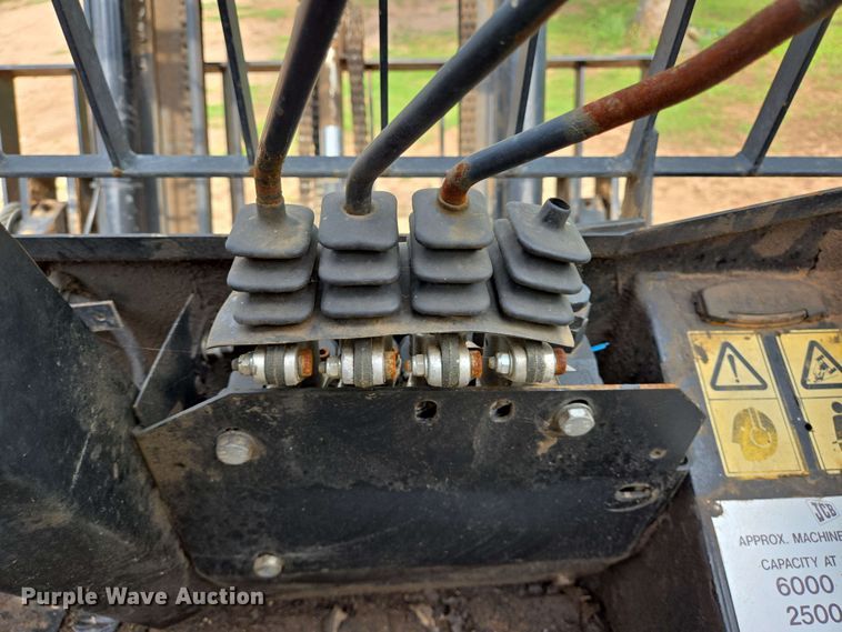 image for item DT4841 2012 JCB 930 forklift