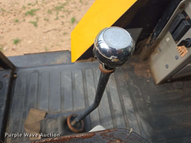 image for item DT4841 2012 JCB 930 forklift