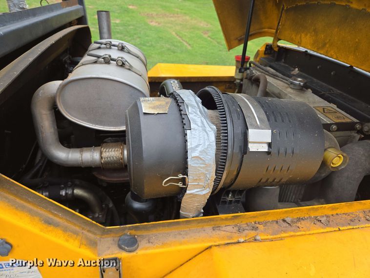 image for item DT4841 2012 JCB 930 forklift