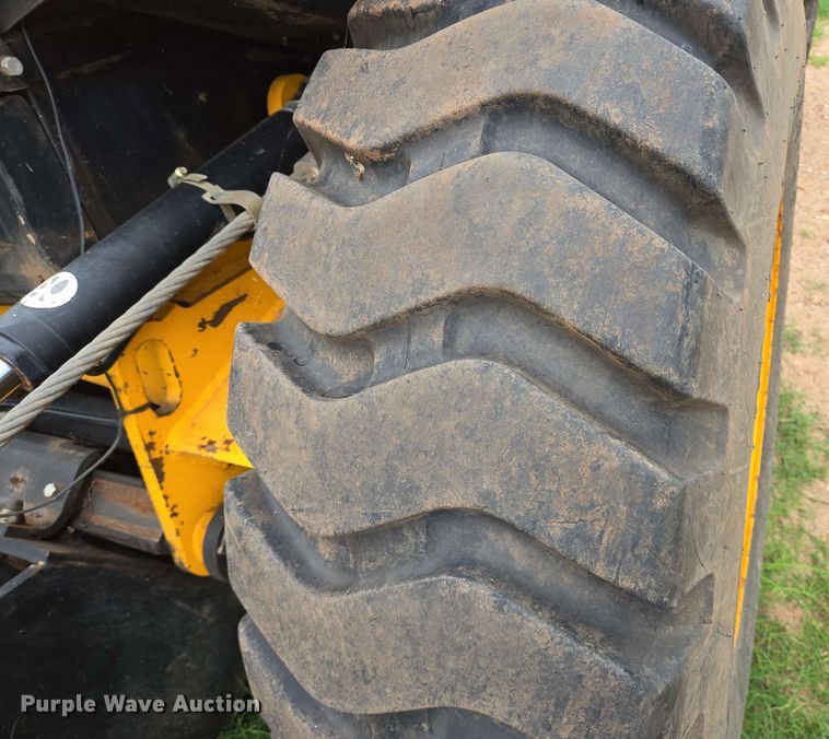 image for item DT4841 2012 JCB 930 forklift