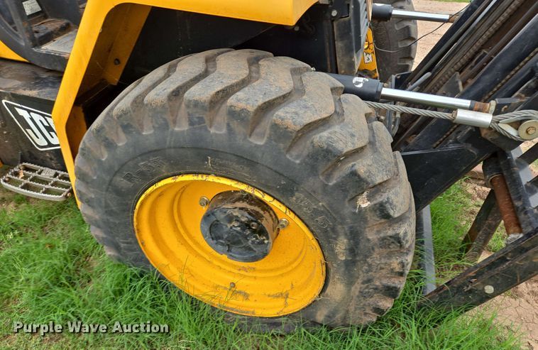 image for item DT4841 2012 JCB 930 forklift