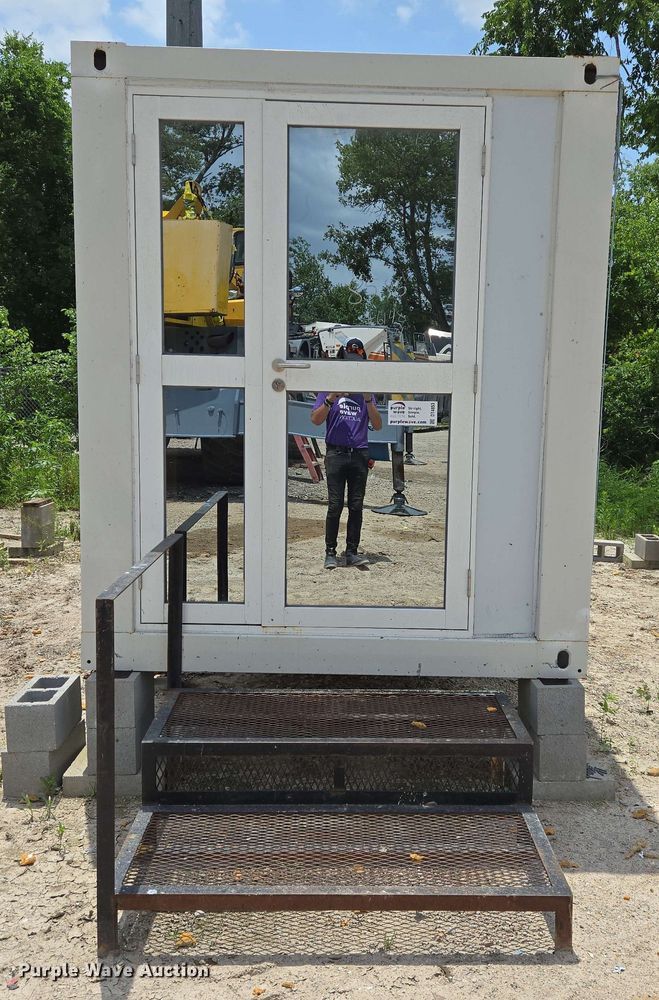 image for item DT4853 Mobile office