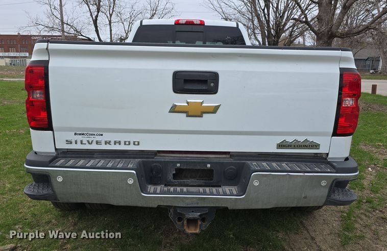 image for item DT6779 2015 Chevrolet Silverado 3500HD Crew Cab pickup truck