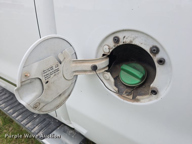 image for item DT6779 2015 Chevrolet Silverado 3500HD Crew Cab pickup truck