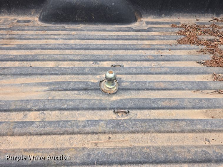 image for item DT6779 2015 Chevrolet Silverado 3500HD Crew Cab pickup truck